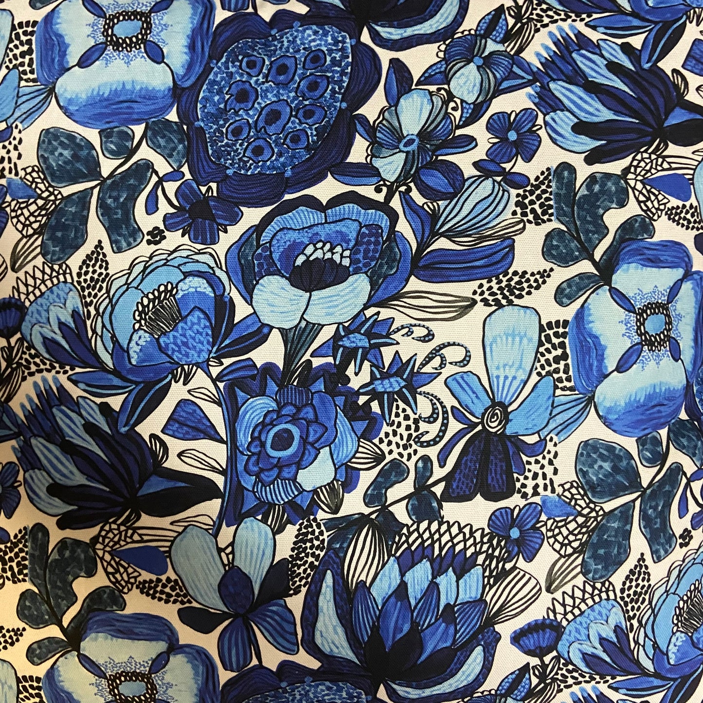 Cushion - BLUE FLEURS