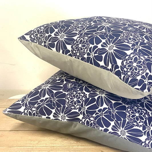 Cushion - NAVY FLOWERS