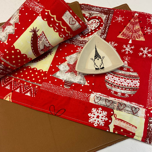 Reversible Christmas Placemats - Christmas with Mocha on Reverse (set of 4)