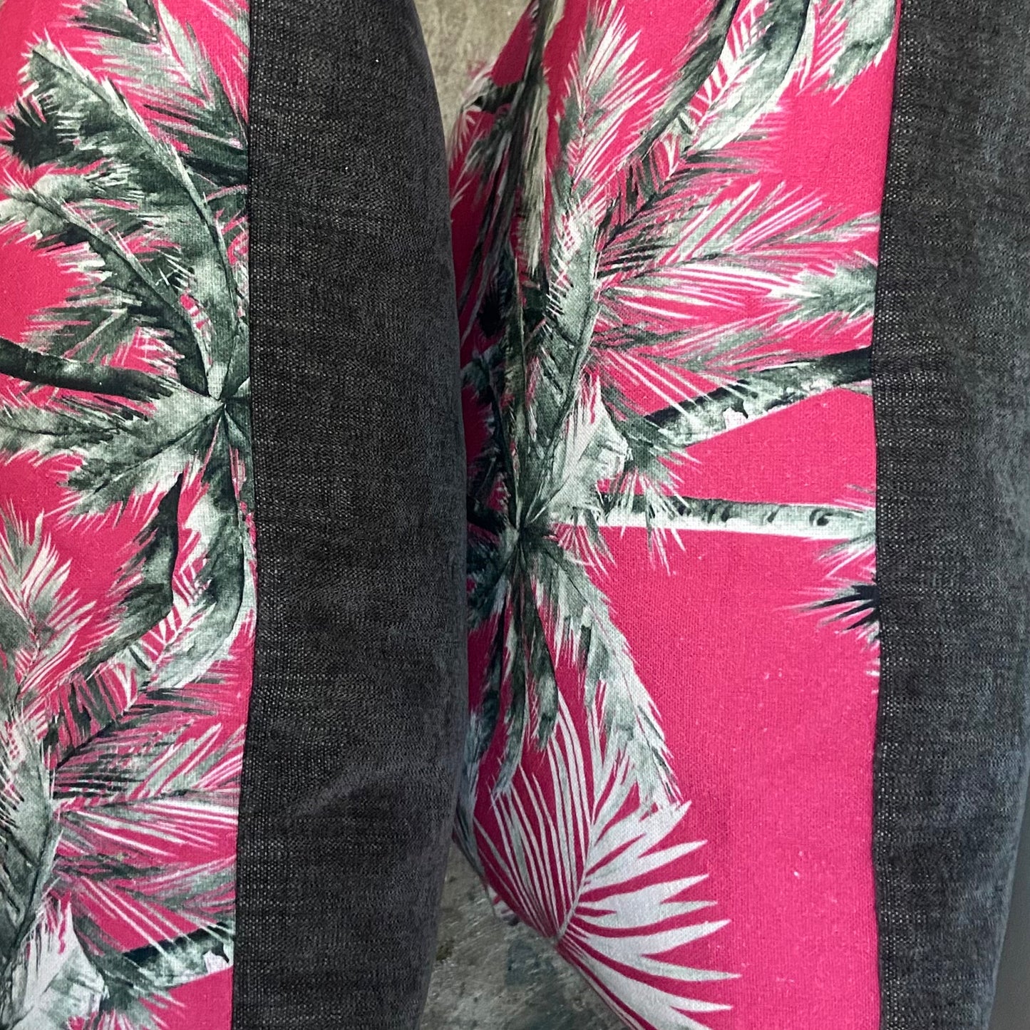 Cushion - PALM ON FUCHSIA