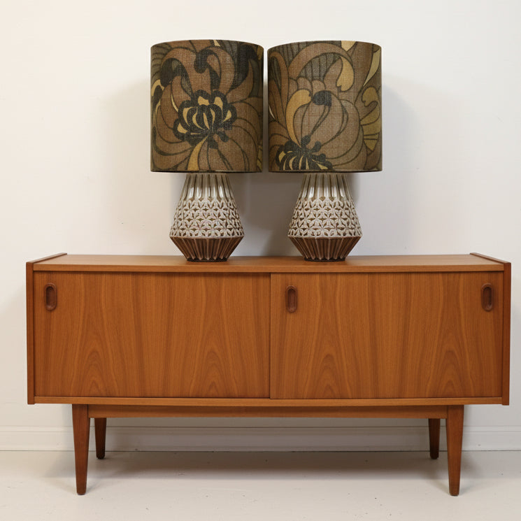 Small Earth-tone Vintage Hessian 70s Table Lamp (matching pair)