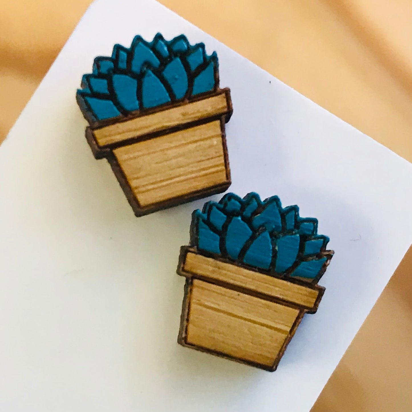 Novelty Studs Earrings - Graphic Wood