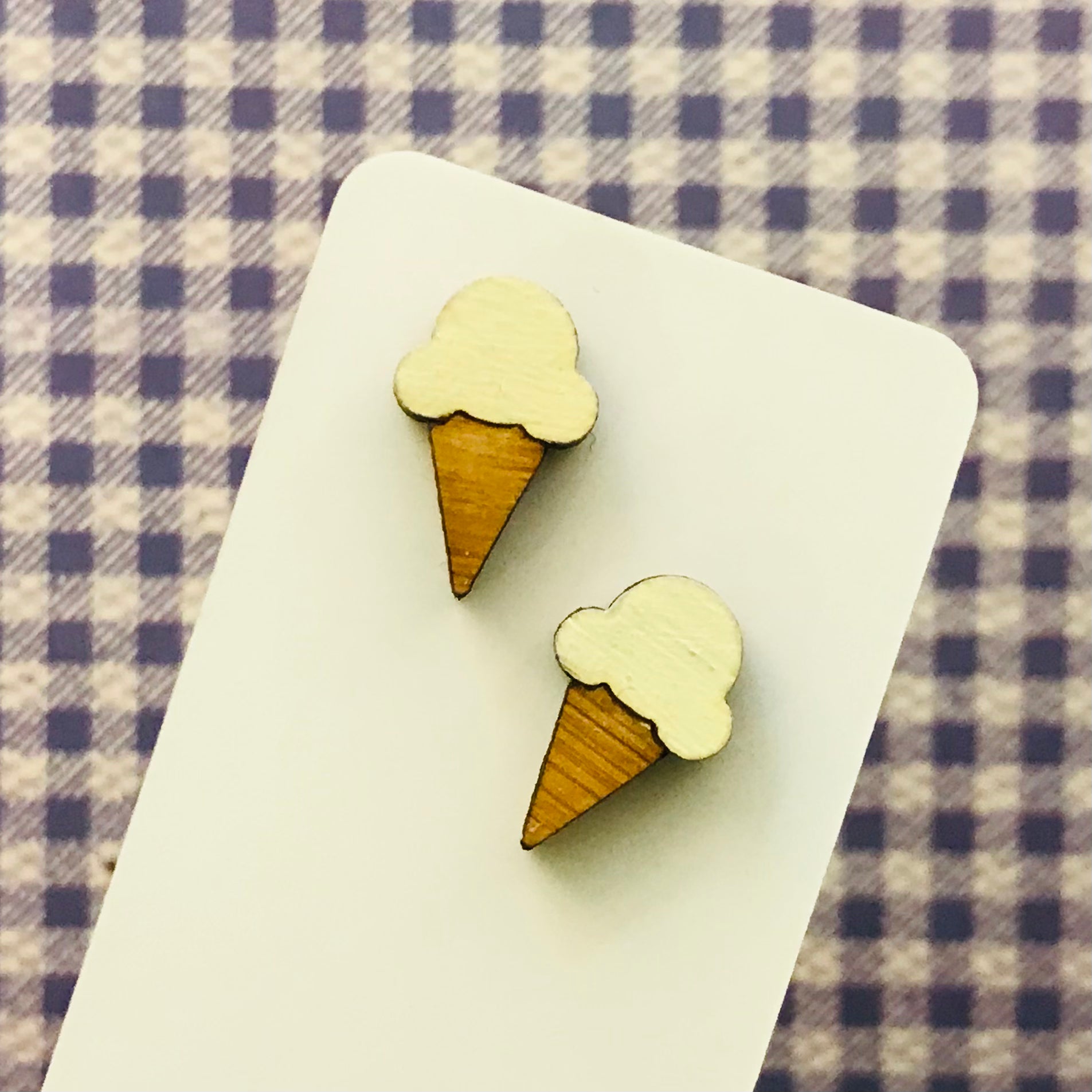Novelty Studs Earrings - Graphic Wood