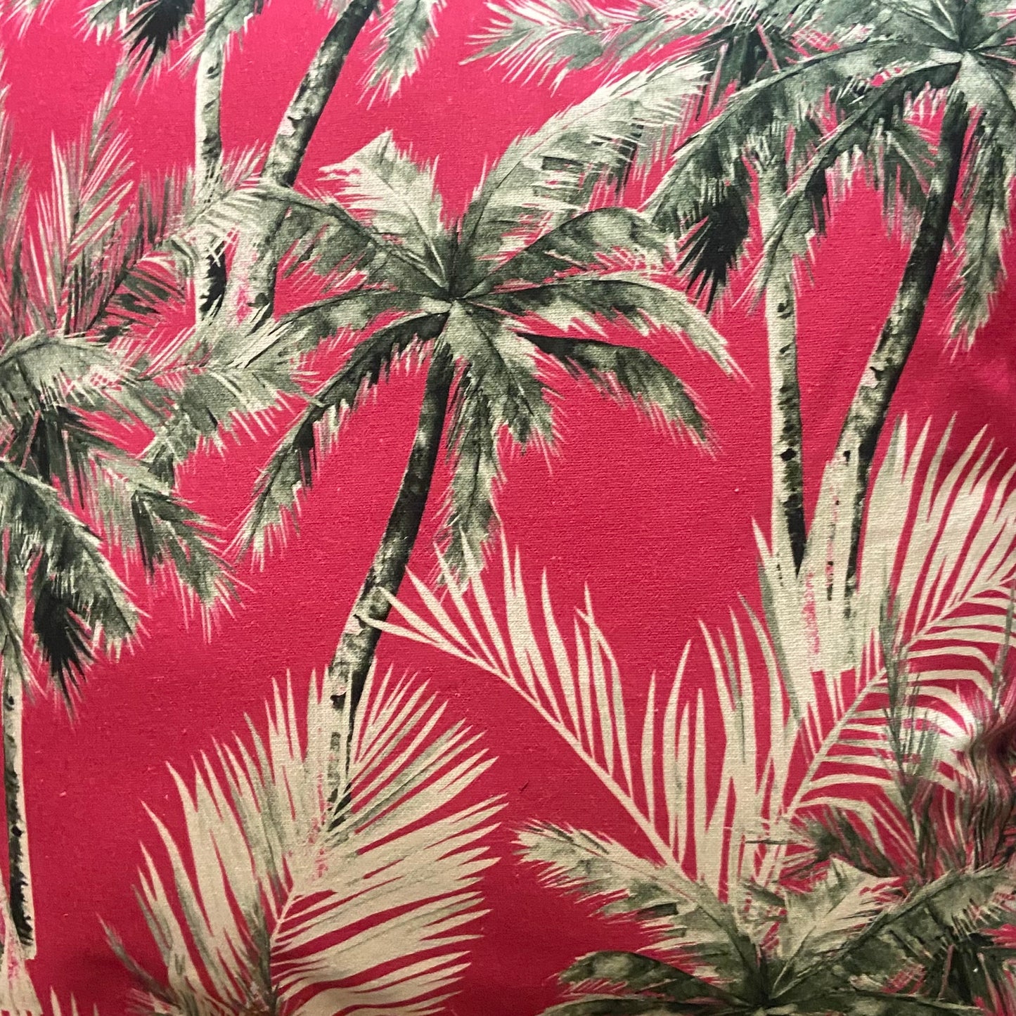 Cushion - PALM ON FUCHSIA