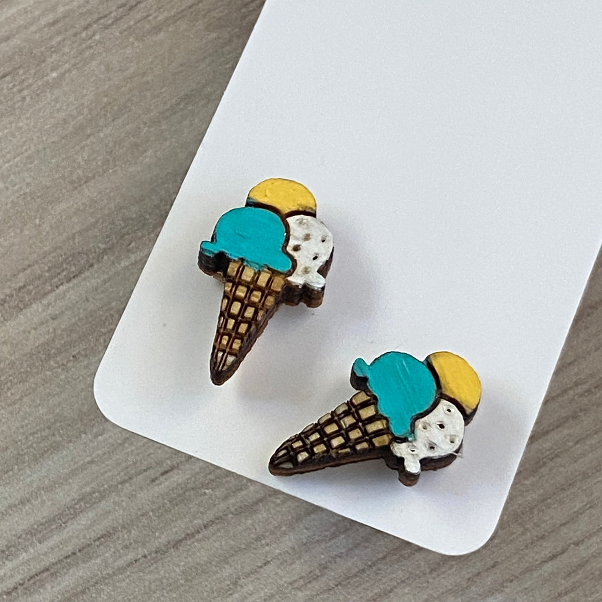 Novelty Studs Earrings - Graphic Wood