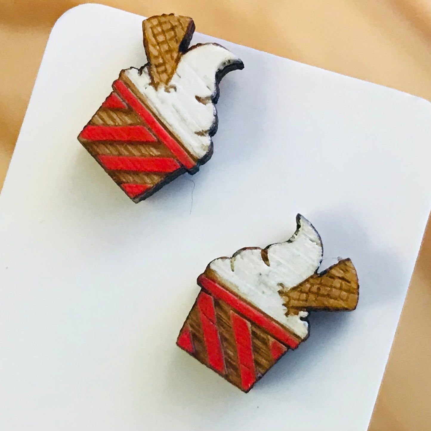 Novelty Studs Earrings - Graphic Wood