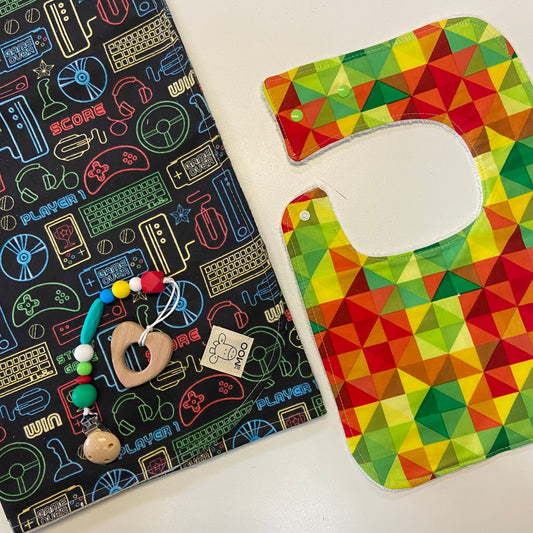 Gift Box - Blanket, Bib & Silicone Teether