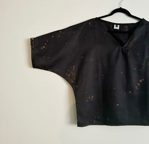 Women’s Handmade Batwing Short Sleeve V Neck Top - Black & Gold / MEDIUM