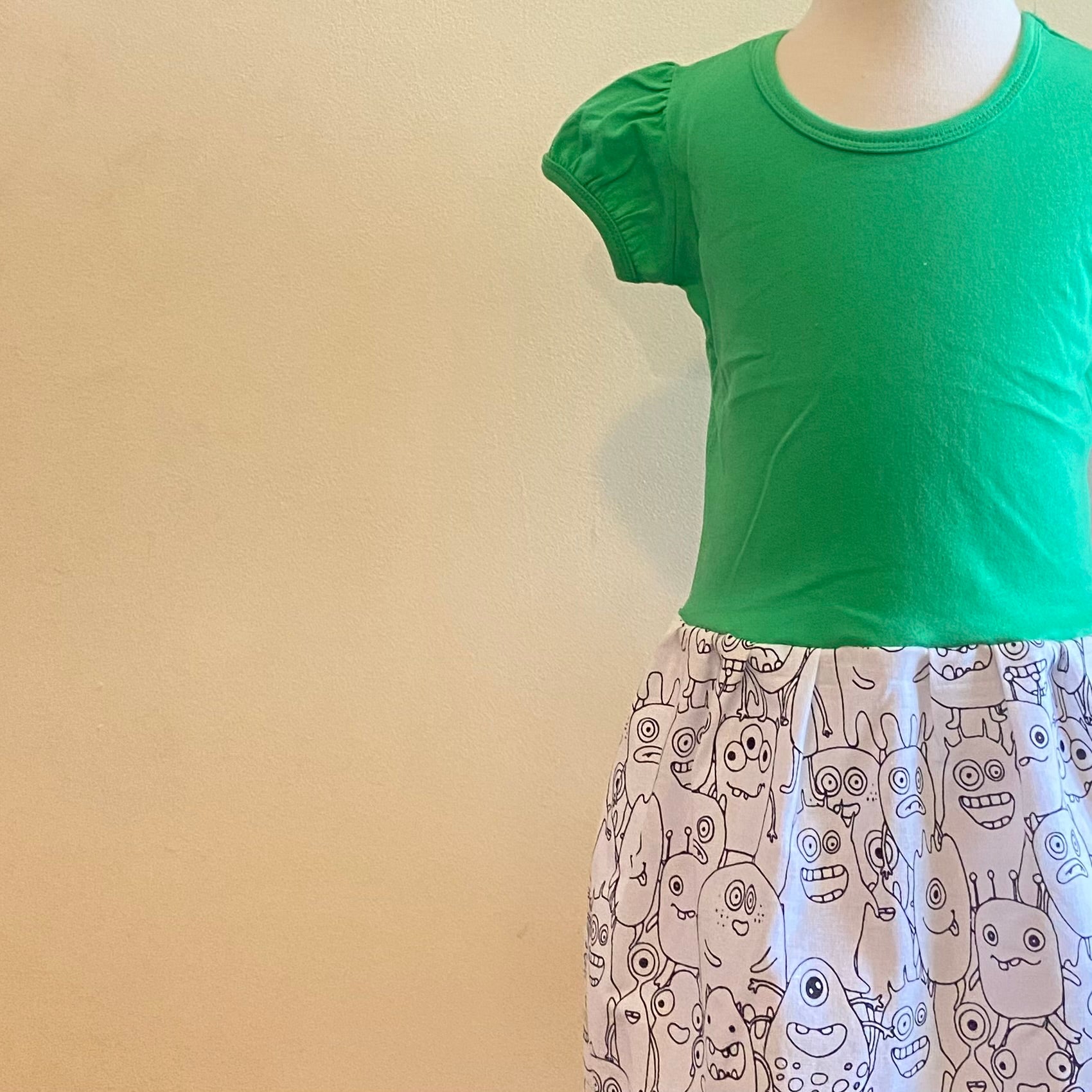 Short Sleeve Winnie Dress - APPLE GREEN WITH BUDDIES