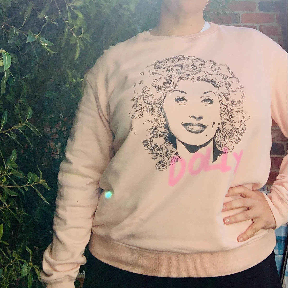 Woman's Relax Crew - DOLLY Revival