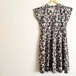 Women’s Handmade Fitted Dress with Pockets -  Cockatoo Leaves / SMALL