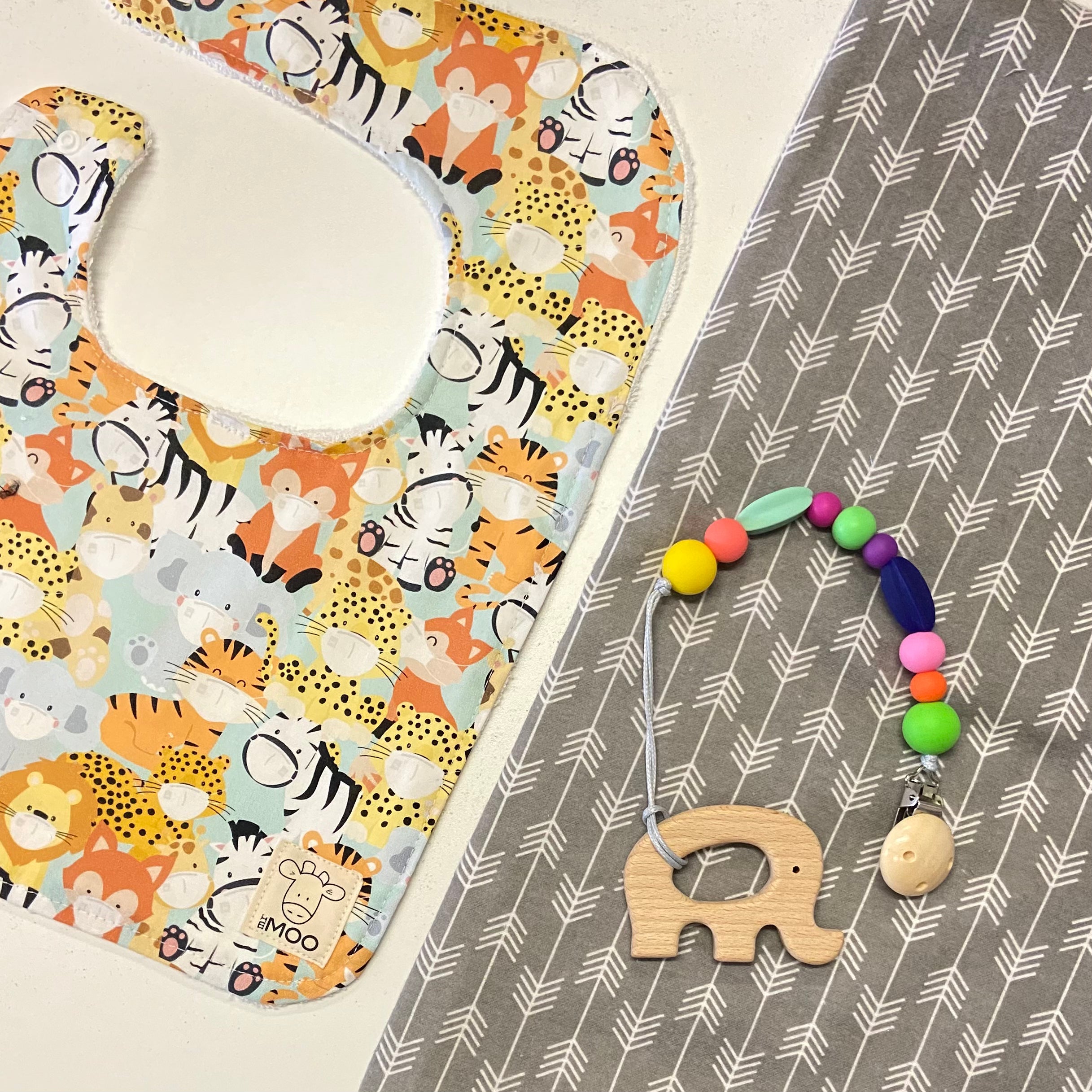 Gift Box - Blanket, Bib & Silicone Teether