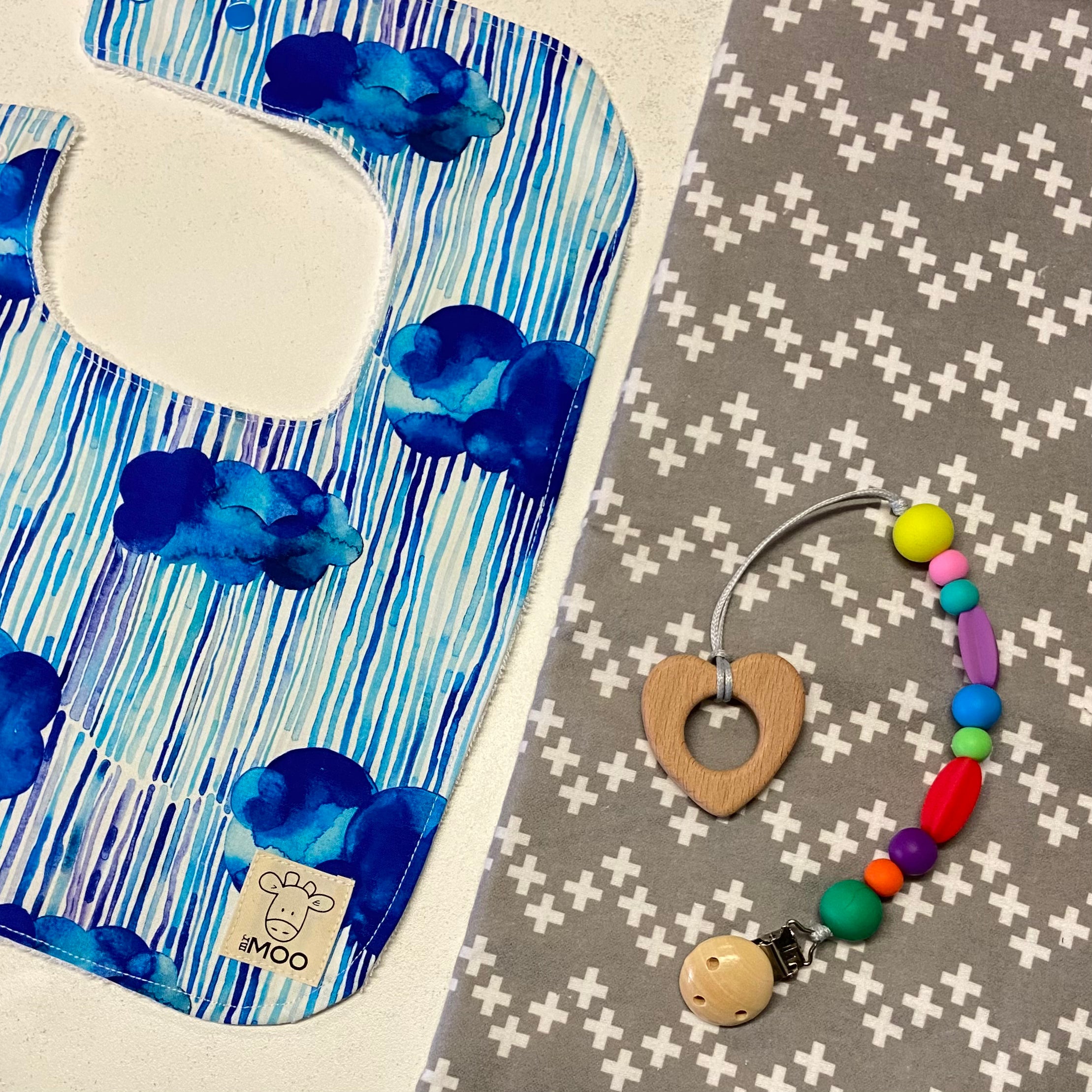 Gift Box - Blanket, Bib & Silicone Teether