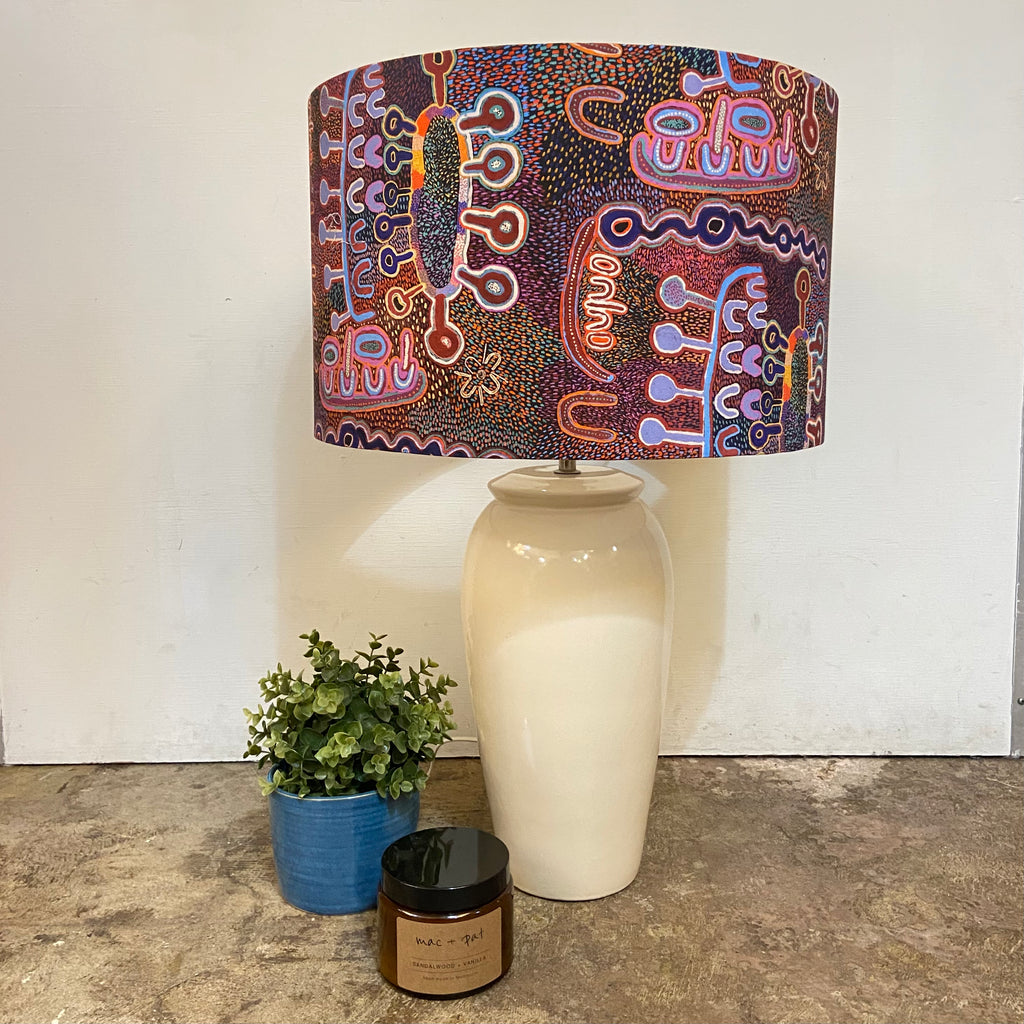 Cream Ceramic Table Lamp with Water Dreaming Shade