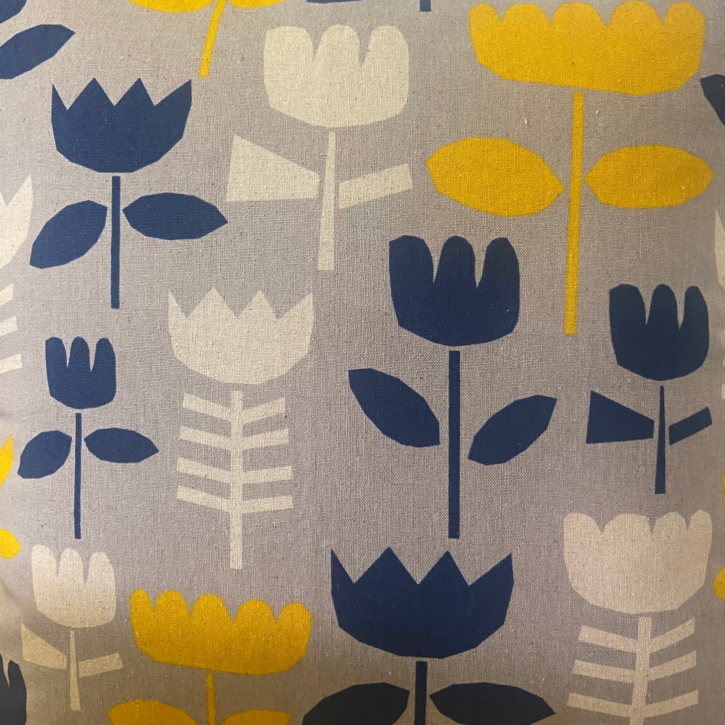 Cushion - RETRO LINEN TULIPS