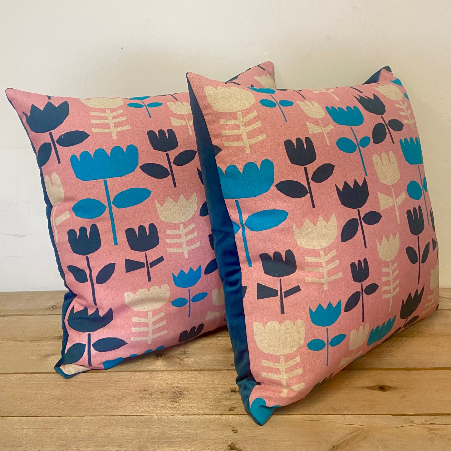 Cushion - RETRO LINEN TULIPS