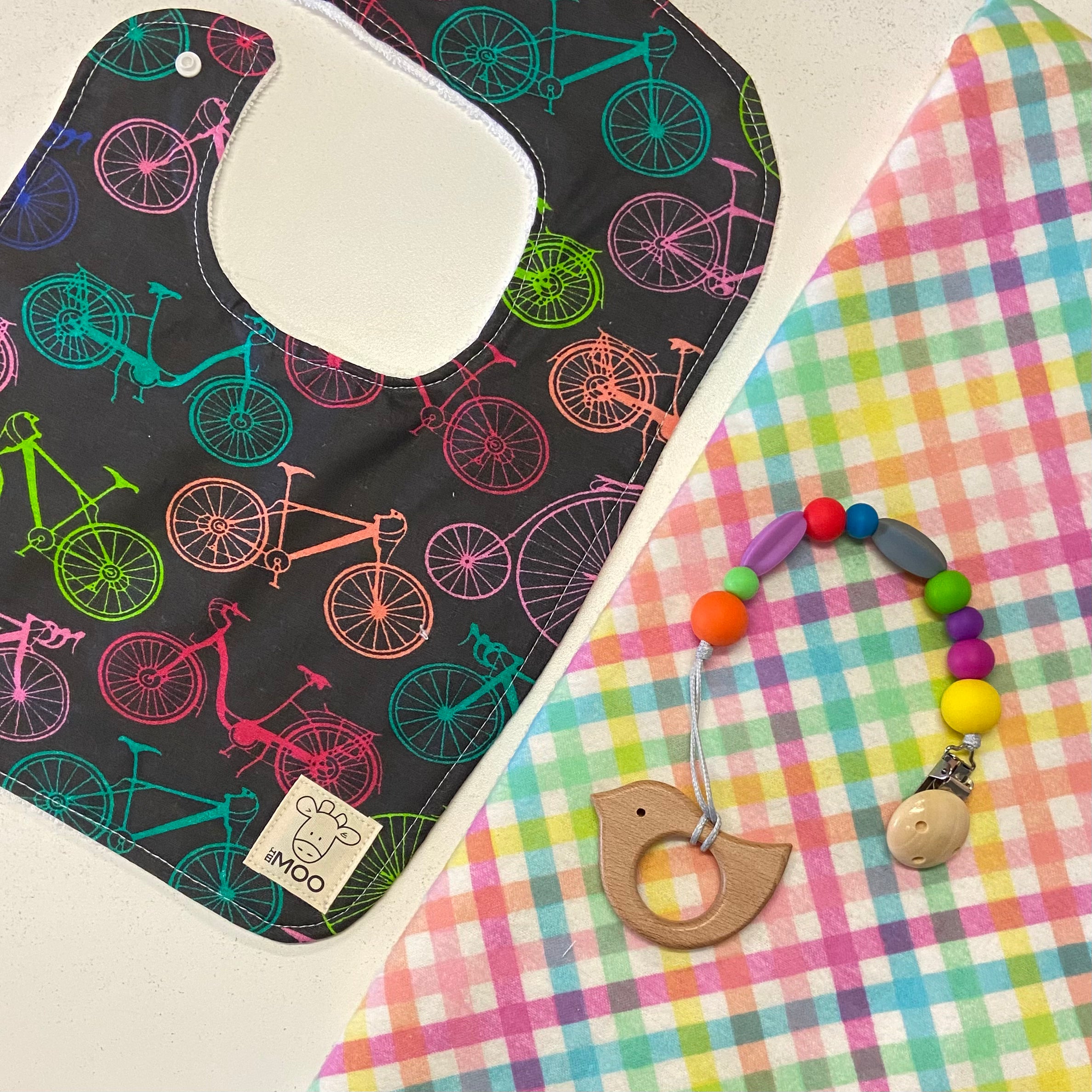 Gift Box - Blanket, Bib & Silicone Teether